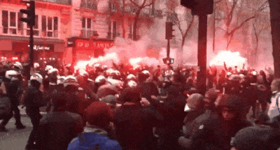 法国“黑色周四”：天太冷，示威者火烧红绿灯取暖！巴黎交通瘫痪还将继续（组图） - 8