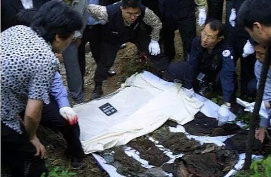 【猎奇】韩国“青蛙少年案”：5具尸体堆叠，最上面压着石头（组图） - 5