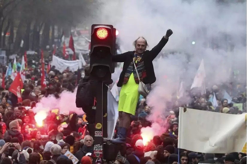 突发! 法国沦陷! 150万人罢工 全国瞬间瘫痪 各大景点全关 中国游客哭惨！（组图） - 10