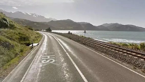 突发！新西兰著名景区发生重大车祸，致3死4伤（图） - 1