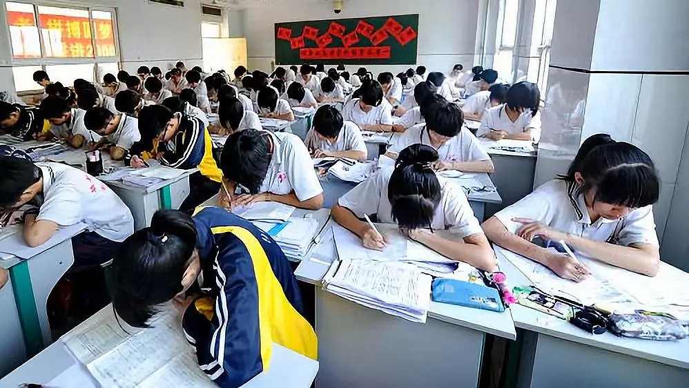 惊人反转！中国考试名列第1，家长们却热衷于澳洲西式教育，原因是… - 1