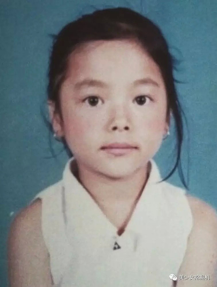 凭一张侧脸照吸粉无数的越南妹子为证明是纯天然晒童年照，结果真相暴露了… - 27