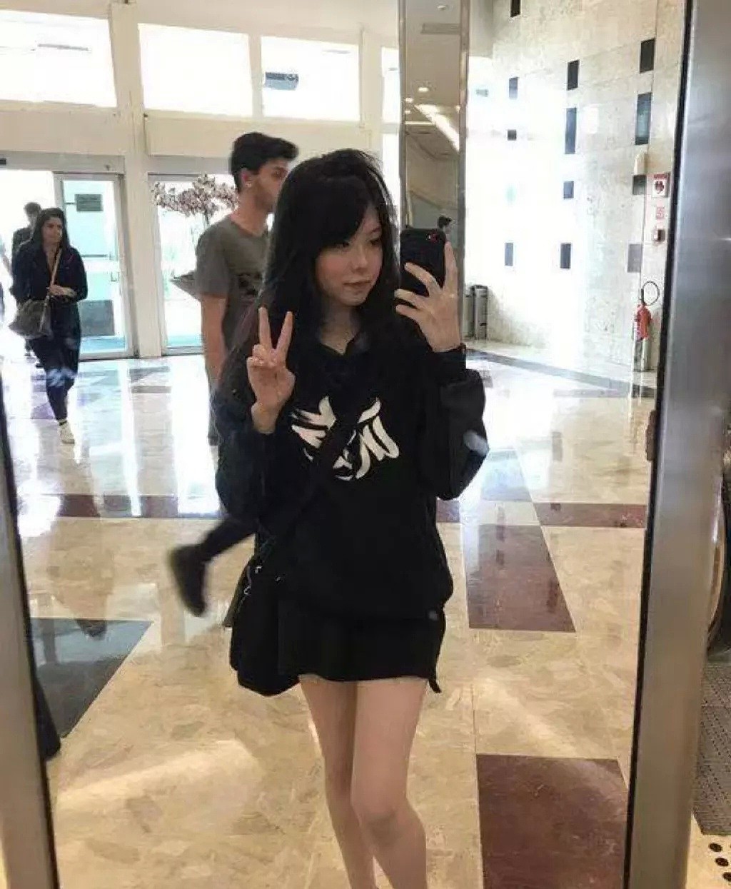 这个身材性感的日裔女玩家火到中国！刚开微博涨粉30万，还透露上个月分手了…（组图） - 47