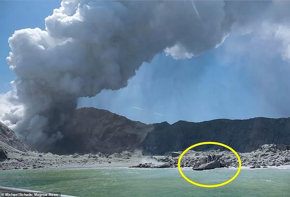 5华人失联！新西兰火山爆发已致6死34伤，澳人3死13伤！失踪者生还渺茫（视频/组图） - 14