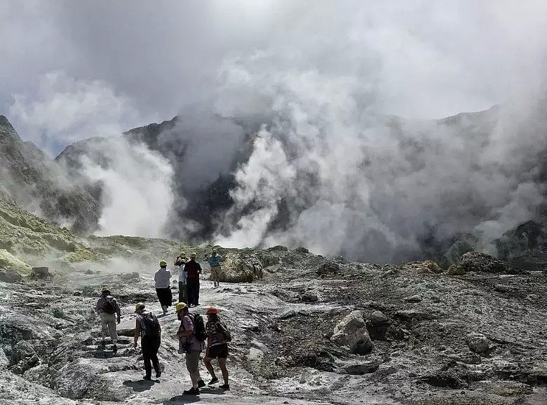 多名昆州人及中国公民或已遇难！新西兰火山爆发已致5死34伤，澳人3死13伤！失踪8人或生还无望（视频/组图） - 31