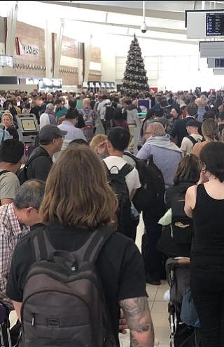 华人记得带ID！澳机场紧急疏散，旅客被逼重过安检，各大机场进入紧急戒备（组图） - 5
