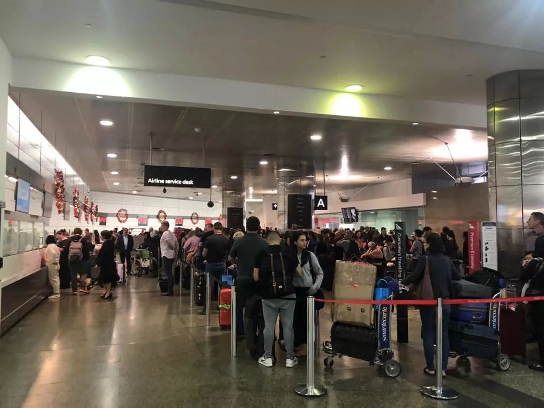 华人记得带ID！澳机场紧急疏散，旅客被逼重过安检，各大机场进入紧急戒备（组图） - 11
