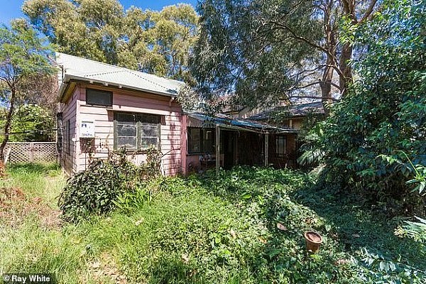 到处都是蜘蛛网、废弃的家具和令人毛骨悚然的墙纸，悉尼“鬼屋”售价竟可能高达300万澳元？！（组图） - 10