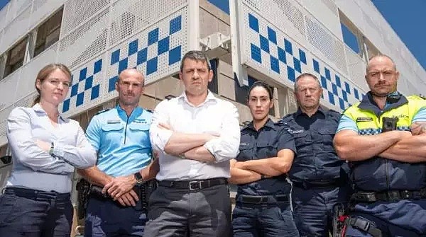 本周末，近2万澳洲警察上街搞事情！城市恐陷入“僵局”，超速停开罚单，车站学校取消警力！这下全乱套了… - 10