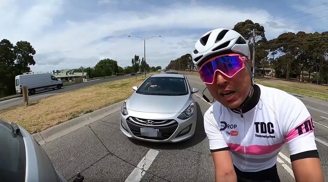 澳华人小哥骑车遭路怒，无端被骂“亚洲小混蛋！”悍妇司机下车就发飙，全程被拍下（视频/组图） - 8