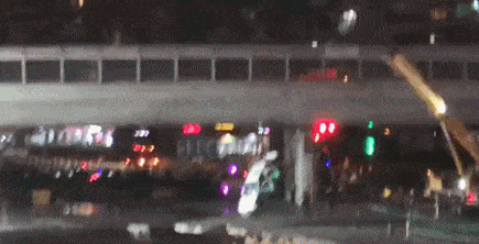 福建厦门一地铁路面发生塌陷 车开着开着掉入坑中 暂无人员伤亡（视频/组图） - 10