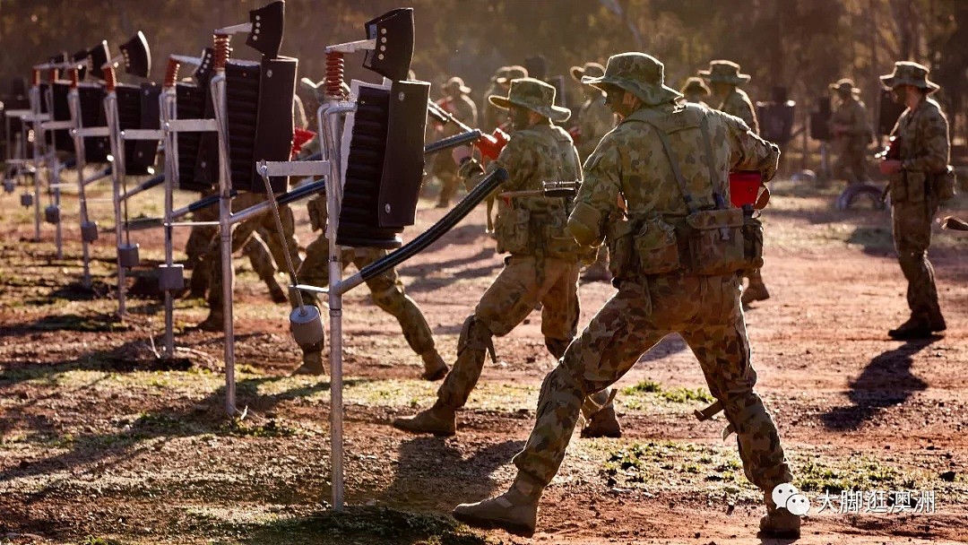 原来，除了自己的全职工作外，还可以在澳大利亚军队里兼职当兵 - 21