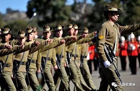 原来，除了自己的全职工作外，还可以在澳大利亚军队里兼职当兵 - 23