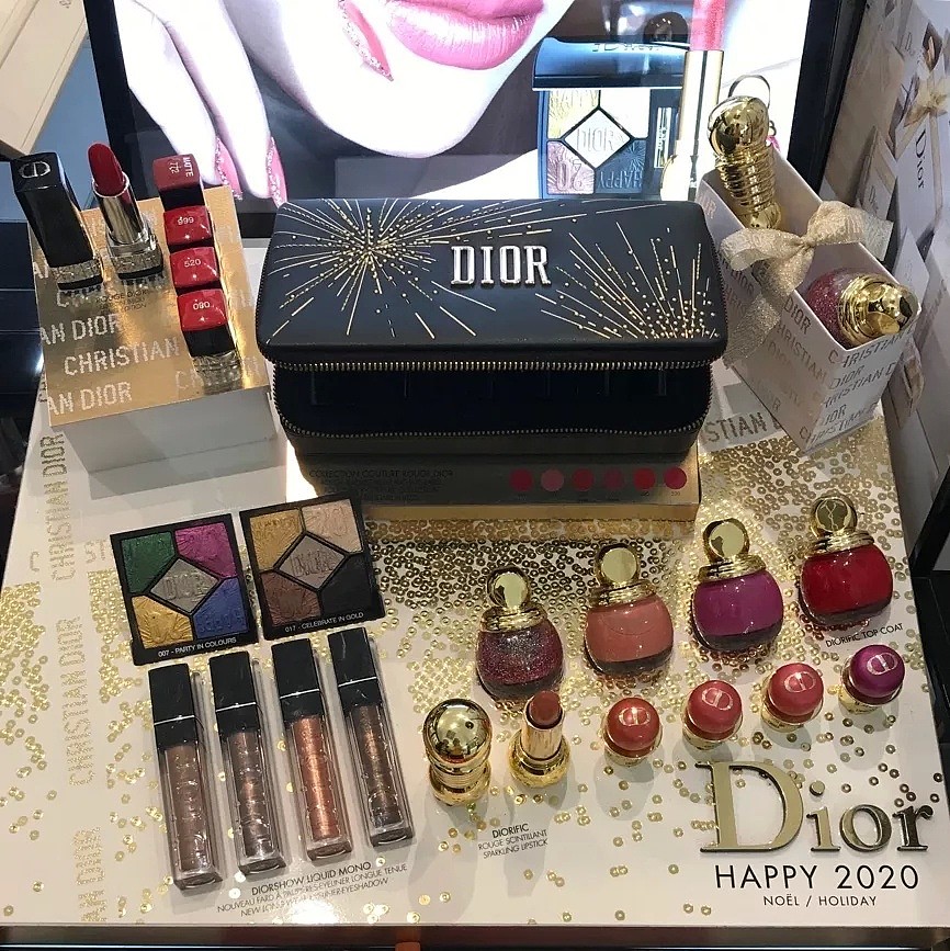 女生慎入！骨灰级「圣诞彩妆限定」来了！富贵Chanel，死亡Dior，红红火火Givenchy... - 20