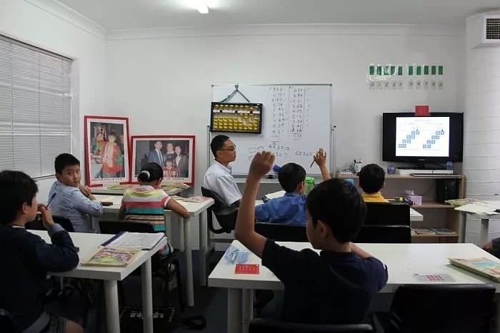 中国算盘居然风靡澳洲！澳洲6岁小学生竟能以惊人速度打算盘... - 7