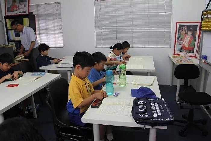 中国算盘居然风靡澳洲！澳洲6岁小学生竟能以惊人速度打算盘... - 8