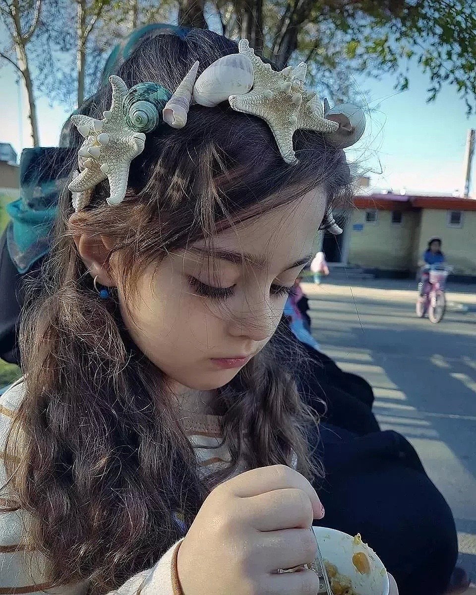 伊朗8岁小女孩被称为“全球最美”！因为太美，父亲辞职做贴身保镖...（组图） - 6