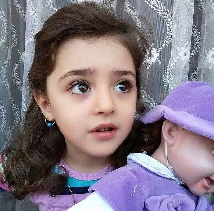 伊朗8岁小女孩被称为“全球最美”！因为太美，父亲辞职做贴身保镖...（组图） - 12