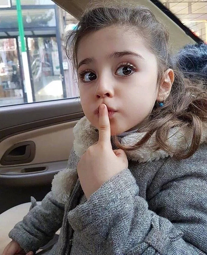伊朗8岁小女孩被称为“全球最美”！因为太美，父亲辞职做贴身保镖...（组图） - 13