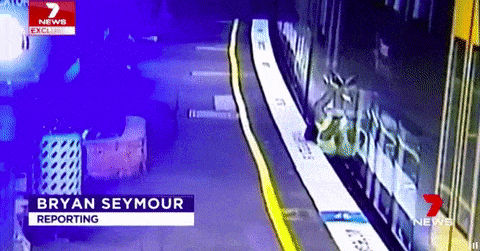 悉尼华裔老翁跌下城铁站台，或需截肢！火车紧急停运，交通一片混乱！（组图）>> - 30