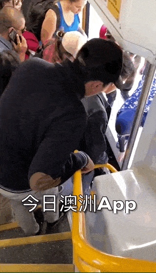 华裔老翁跌下Town Hall站台，或需截肢！火车紧急停运，交通一片混乱！（组图） - 32