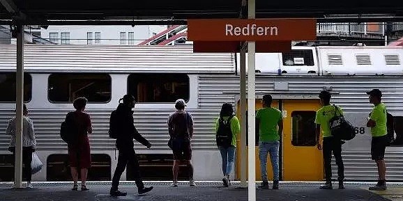 悉尼华裔老翁跌下城铁站台，或需截肢！火车紧急停运，交通一片混乱！（组图）>> - 39