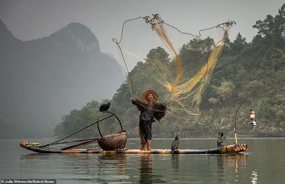 英媒报道中国传承千年的鱼鹰捕鱼技，惊人照片震撼外国人（组图） - 13