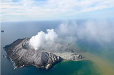 新西兰怀特岛火山喷发引悲剧，“黑暗旅游”该何去何从？（组图）