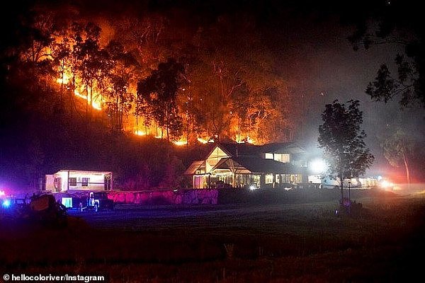 新州两处大火快合体，“超级山火”恐围断悉尼！州长宣布进入紧急状态！知情人：“2周前原本可扑灭”（视频/组图） - 7