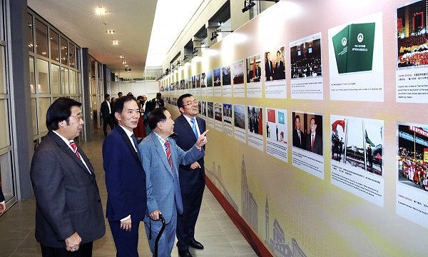 中国驻悉尼总领事馆举行庆祝澳门回归20周年酒会 - 3