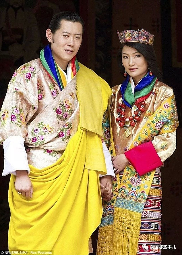 不丹29岁王后官宣怀二胎，痴迷传统服饰的她，被誉为时尚新偶像？（组图） - 3