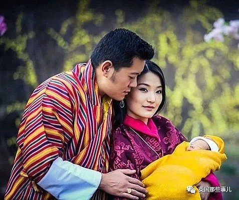 不丹29岁王后官宣怀二胎，痴迷传统服饰的她，被誉为时尚新偶像？（组图） - 5