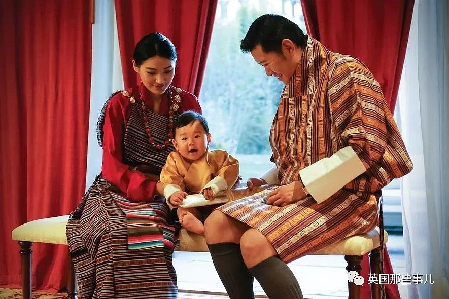 不丹29岁王后官宣怀二胎，痴迷传统服饰的她，被誉为时尚新偶像？（组图） - 6