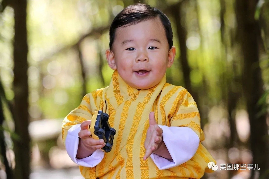 不丹29岁王后官宣怀二胎，痴迷传统服饰的她，被誉为时尚新偶像？（组图） - 7