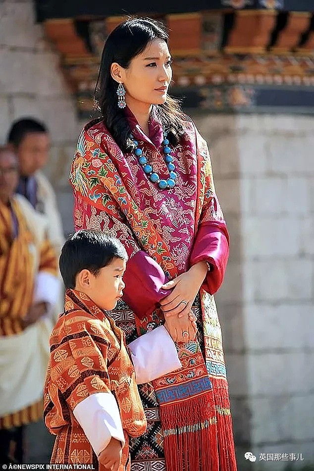 不丹29岁王后官宣怀二胎，痴迷传统服饰的她，被誉为时尚新偶像？（组图） - 9