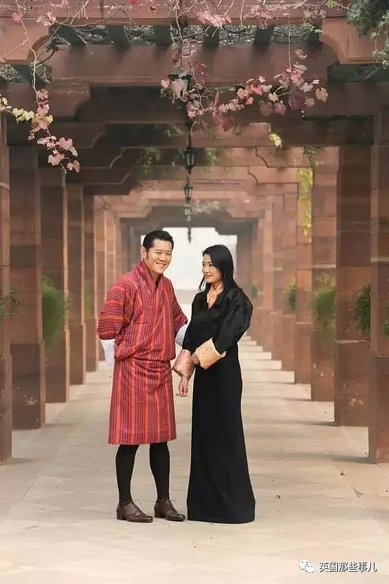 不丹29岁王后官宣怀二胎，痴迷传统服饰的她，被誉为时尚新偶像？（组图） - 18