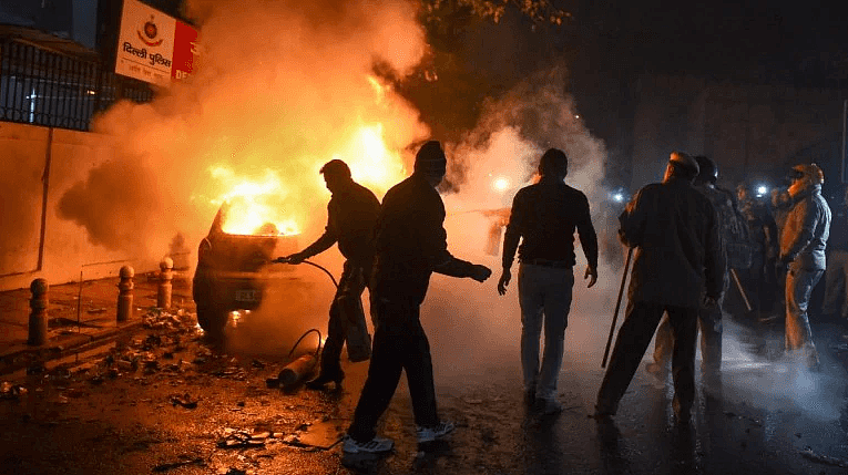 印度骚乱已致17死，警方：禁止4人以上集会（组图） - 2