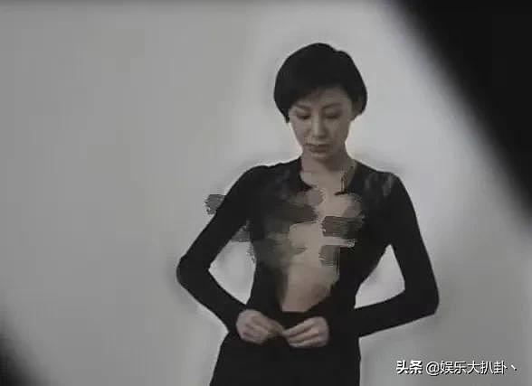 女星拒绝潜规则，遭导演制片人报复，试镜换衣偷拍照被曝光