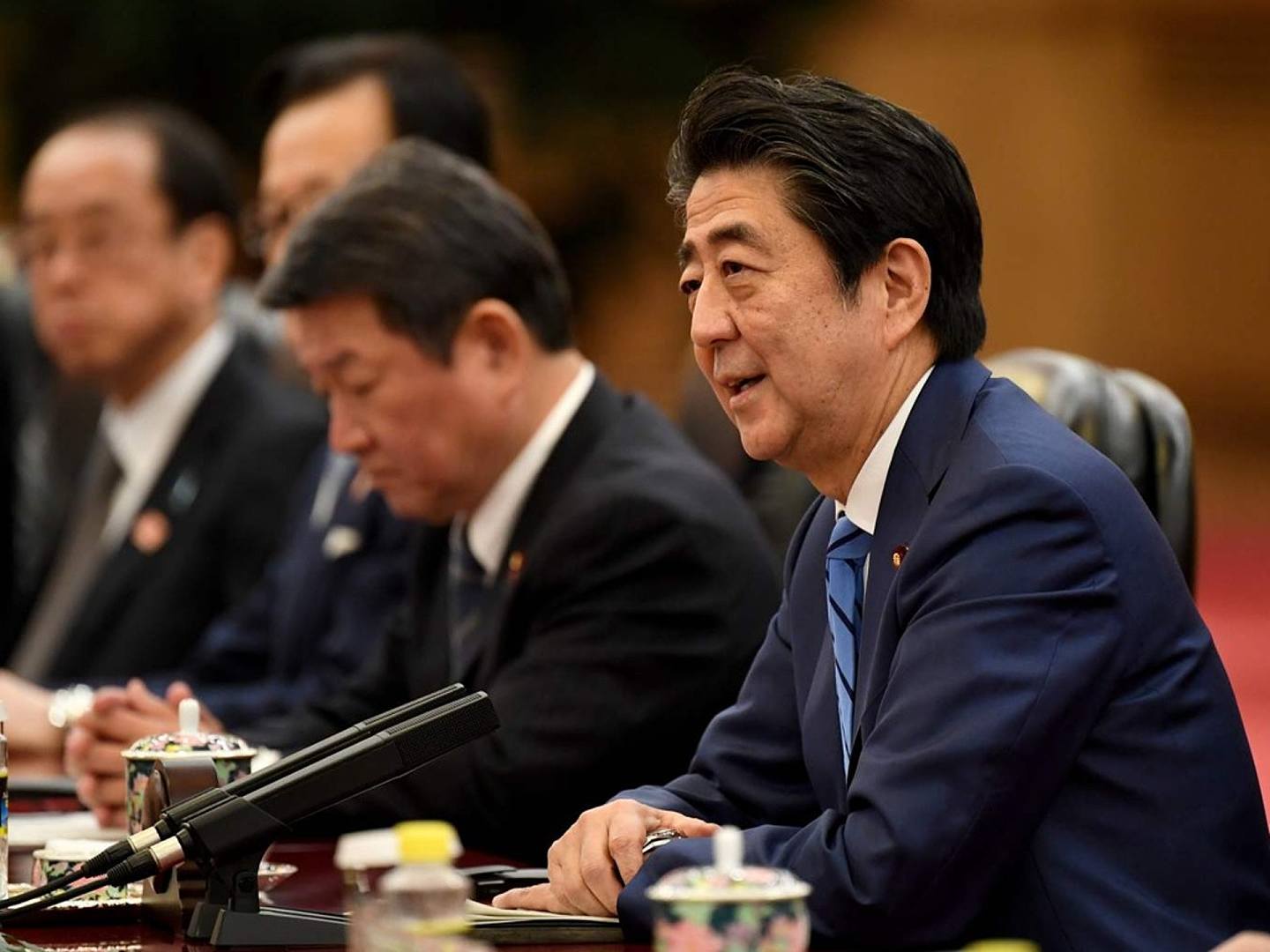 安倍晋三还表示，希望日中关系推上新的水平。安倍晋三12月24日还将赴成都出席中日韩首脑峰会。（Reuters）
