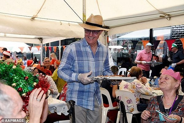 暖心！澳洲前总理谭保在悉尼发圣诞福利！在慈善机构免费发圣诞午餐（组图） - 2