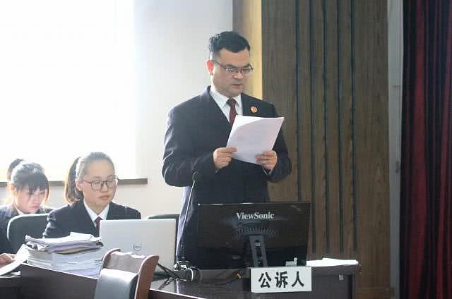 男子杀害情妇一家四口后放火服药自杀 消防将他救出法院判他死刑（组图） - 4