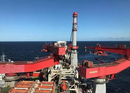 ▲资料图片：这是9月13日在波罗的海拍摄的铺设北流二线天然气管道的船只的资料照片。（新华社/路透社）