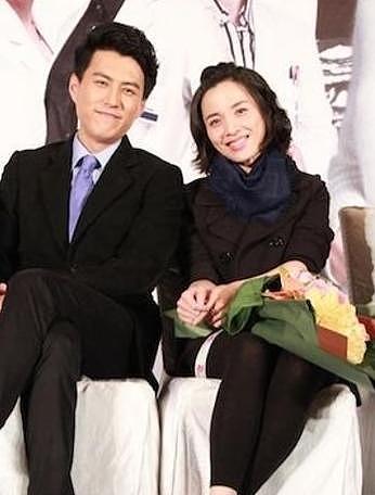 43岁靳东因戏生情娶二婚妻子，今儿子4岁被称“最帅星二代”