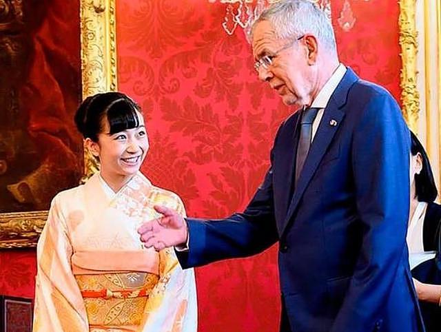 她是日本最美公主，完美继承母亲貌美基因，如今25岁仍未谈恋爱