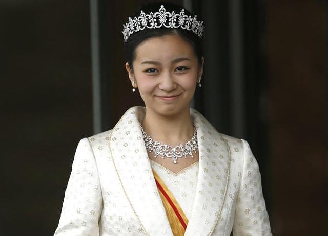 她是日本最美公主，完美继承母亲貌美基因，如今25岁仍未谈恋爱
