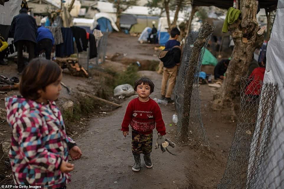 希腊难民营远超负荷：医疗状况恶劣，儿童心理问题严重（组图） - 3