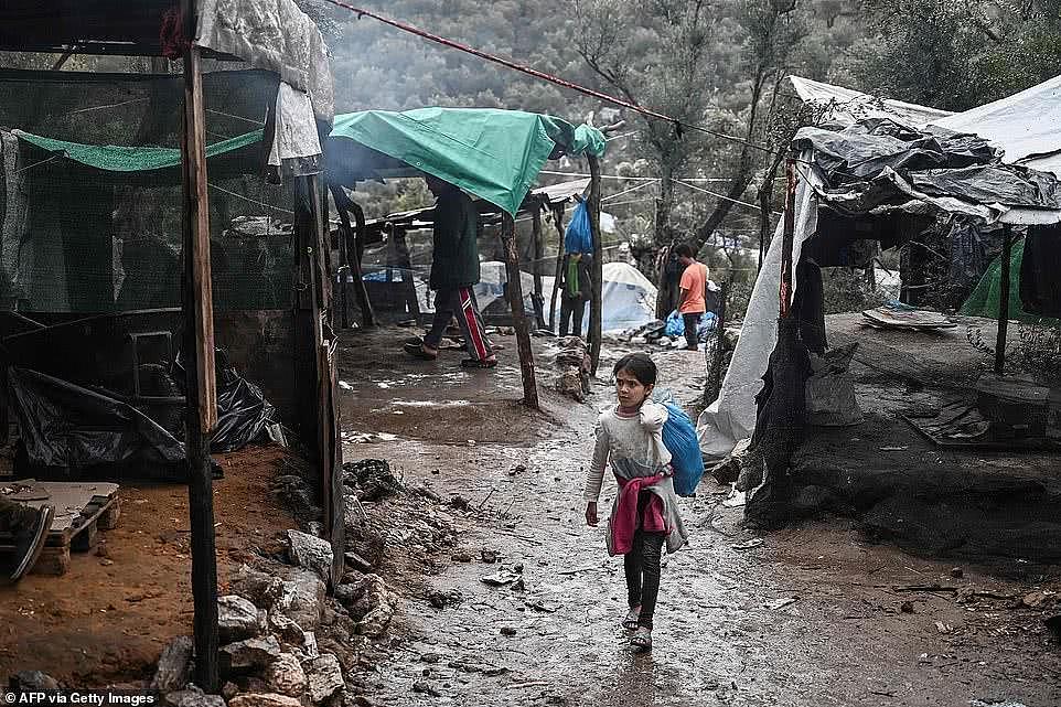 希腊难民营远超负荷：医疗状况恶劣，儿童心理问题严重（组图） - 4