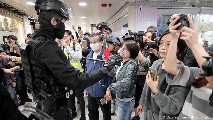 Hongkong Proteste in Einkaufszentrum (picture-alliance/AP/Lee Jin-man)