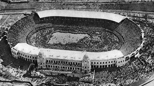 The original Wembley stadium on the day it hosted its first FA Cup final