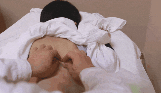 深入内部拍摄：中国女人迷恋的“乳房按摩”太可怕了...（组图） - 33